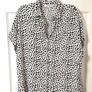 Amichi Short Sleeve Animal Print Button Front Blouse.